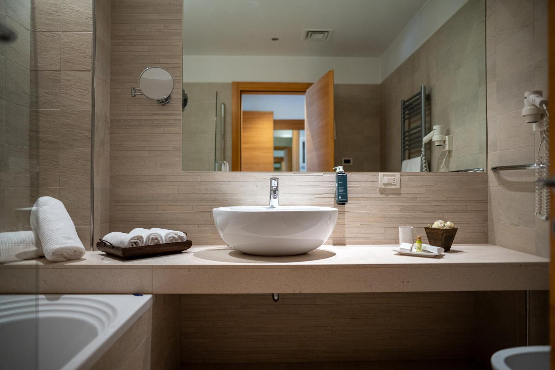 Borgo Ronchetto Relais&Gourmet Hotel Salgareda Buitenkant foto